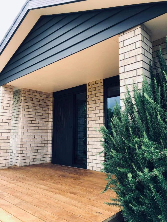 Mangawhai Room And Studio Екстериор снимка