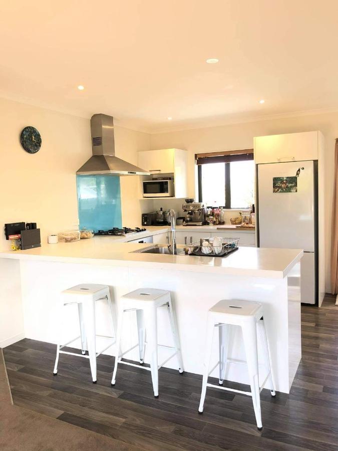 Mangawhai Room And Studio Екстериор снимка