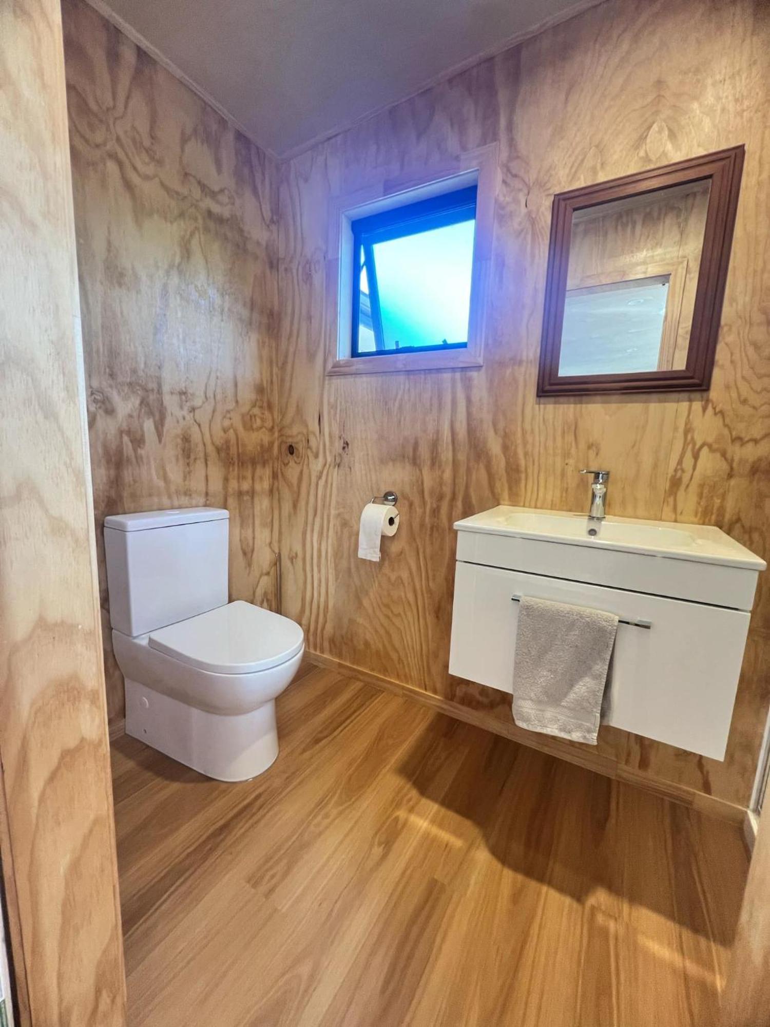 Mangawhai Room And Studio Екстериор снимка