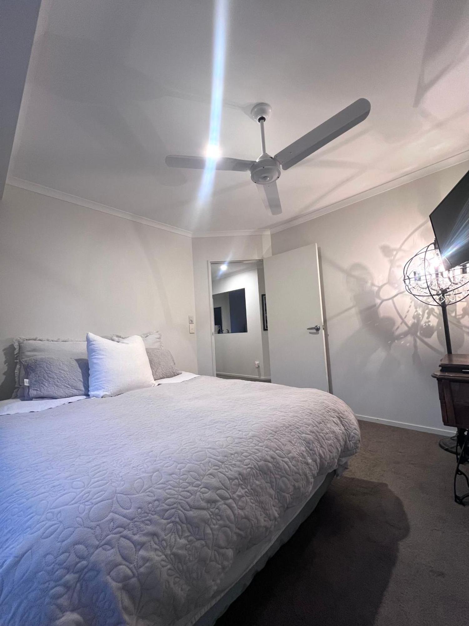 Mangawhai Room And Studio Екстериор снимка