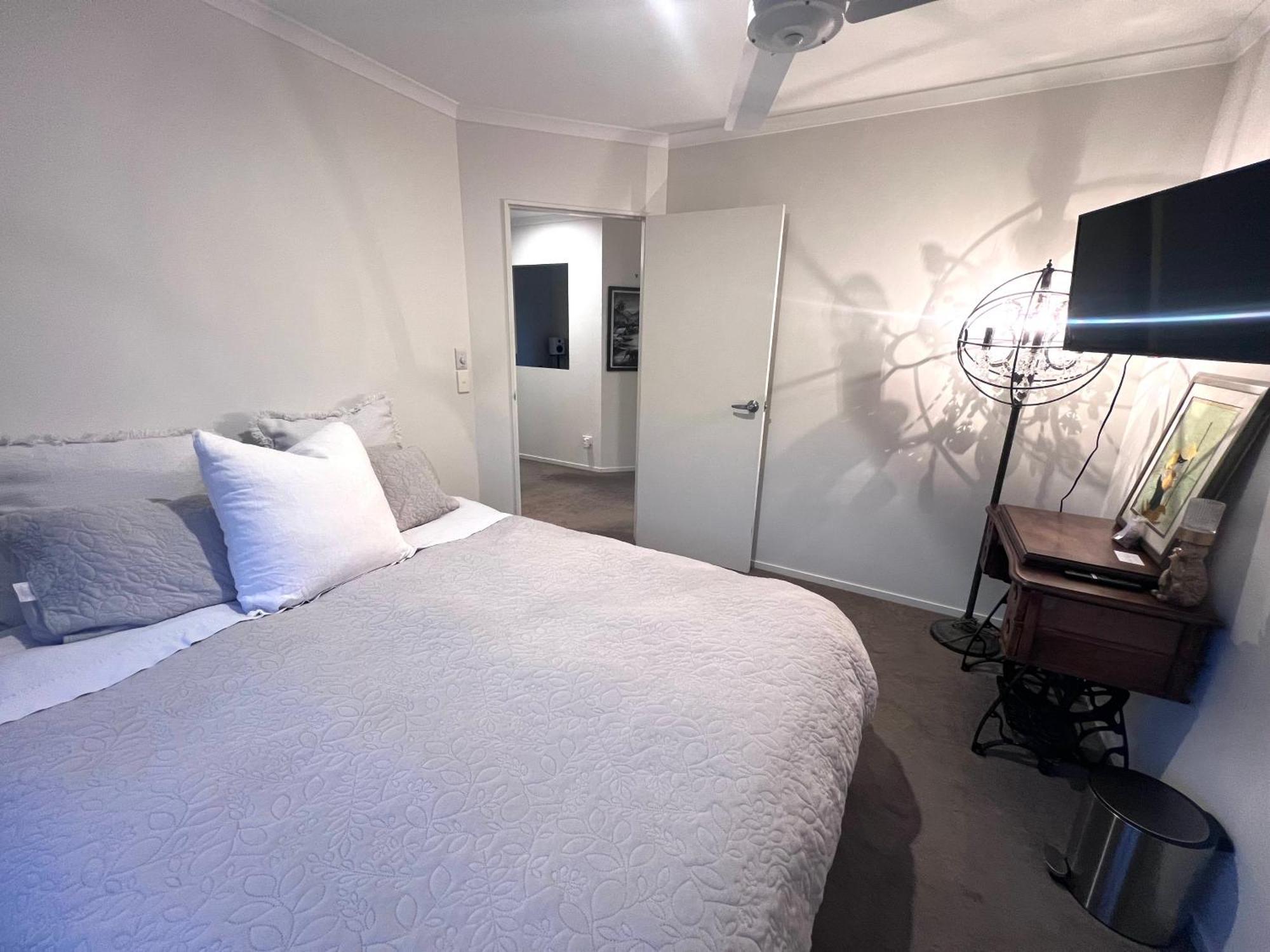 Mangawhai Room And Studio Екстериор снимка